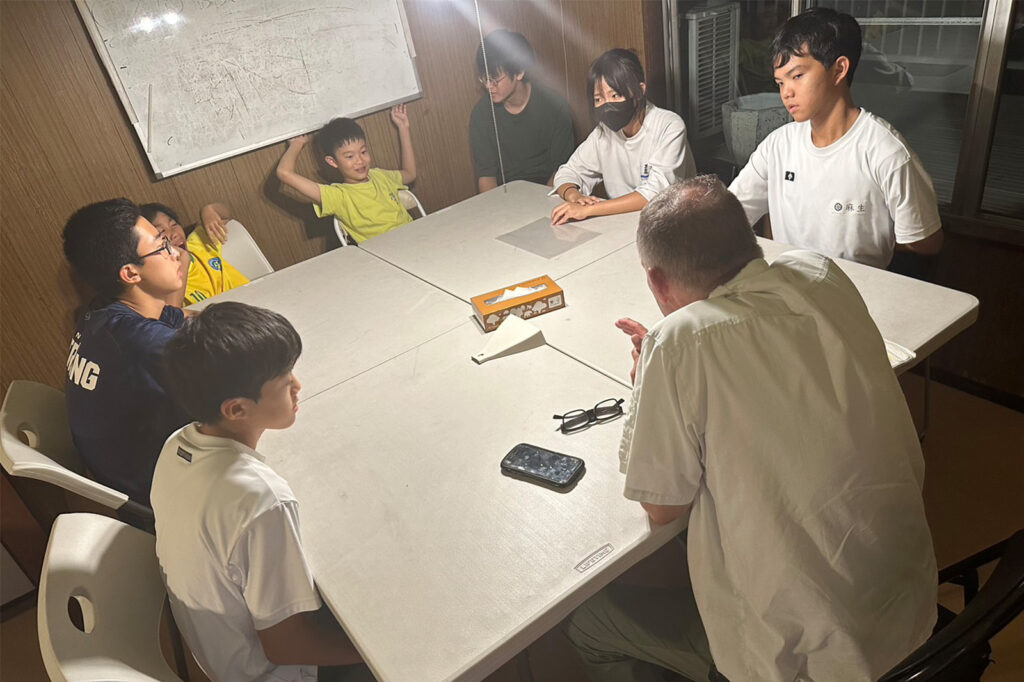 岐阜市のマハロフリースクールで自由に学ぶ子どもたちの様子